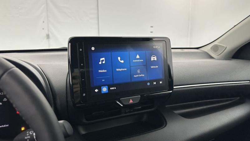 Vente en ligne Toyota Yaris Yaris Hybride 116h Design e-CVT au prix de 25 700 €