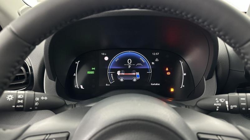 Vente en ligne Toyota Yaris Yaris Hybride 116h Design e-CVT au prix de 25 700 €