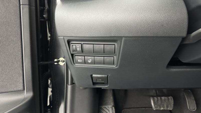 Vente en ligne Toyota Yaris Yaris Hybride 116h Design e-CVT au prix de 25 700 €