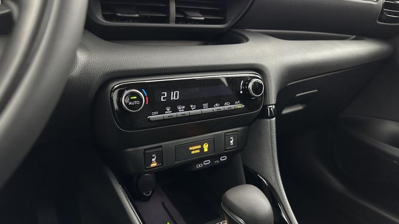 Vente en ligne Toyota Yaris Yaris Hybride 116h Design e-CVT au prix de 25 700 €