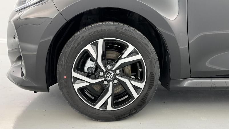Vente en ligne Toyota Yaris Yaris Hybride 116h Design e-CVT au prix de 25 700 €