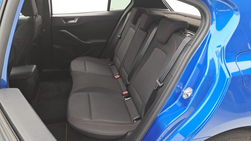 Vente en ligne Ford Focus 5P 1.0 EcoBoost mHEV 155ch Manuelle/6 St-line x au prix de 19 390 €