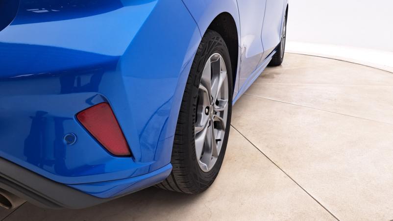 Vente en ligne Ford Focus 5P 1.0 EcoBoost mHEV 155ch Manuelle/6 St-line x au prix de 19 390 €