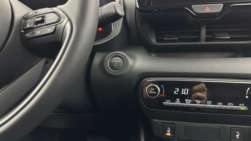 Vente en ligne Toyota Yaris Yaris Hybride 116h Design e-CVT au prix de 25 700 €