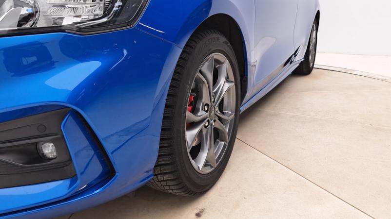 Vente en ligne Ford Focus 5P 1.0 EcoBoost mHEV 155ch Manuelle/6 St-line x au prix de 19 390 €