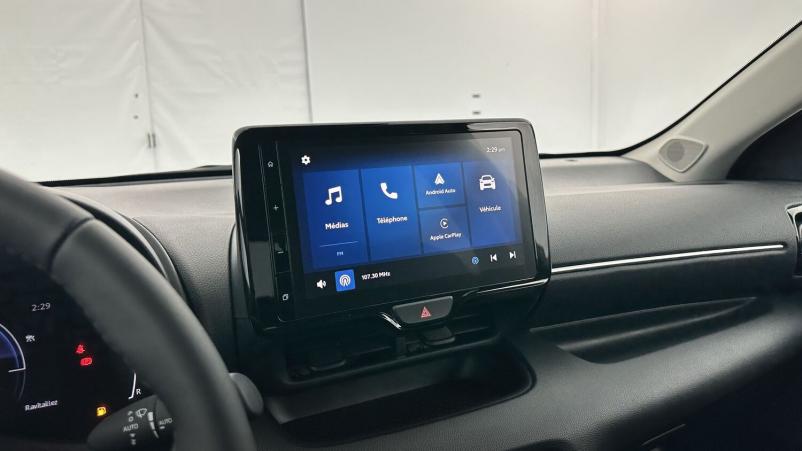 Vente en ligne Toyota Yaris Yaris Hybride 116h Design e-CVT au prix de 25 700 €