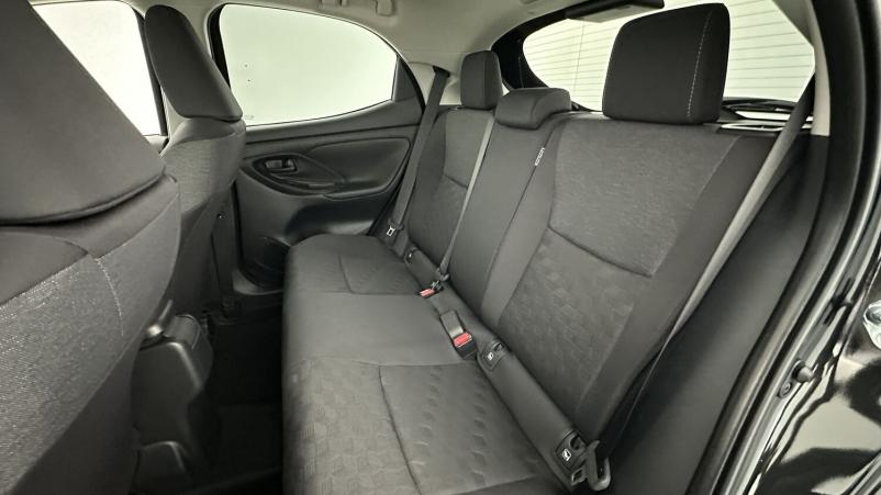 Vente en ligne Toyota Yaris Yaris Hybride 116h Design e-CVT au prix de 25 700 €