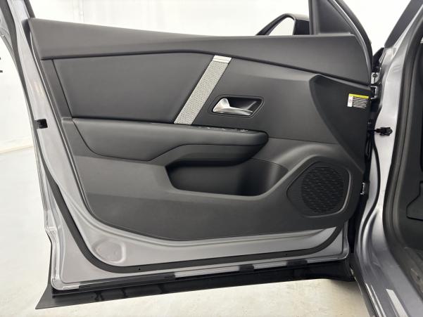 Vente en ligne Citroën C4 1.2 PureTech 130ch MAX Automatique au prix de 18 990 €