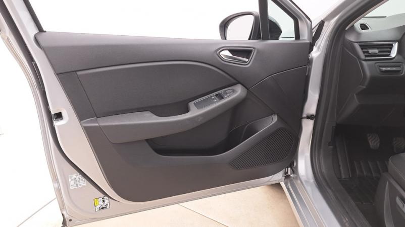 Vente en ligne Renault Clio 5P 1.0 TCe 90ch Manuelle/6 Equilibre au prix de 17 560 €