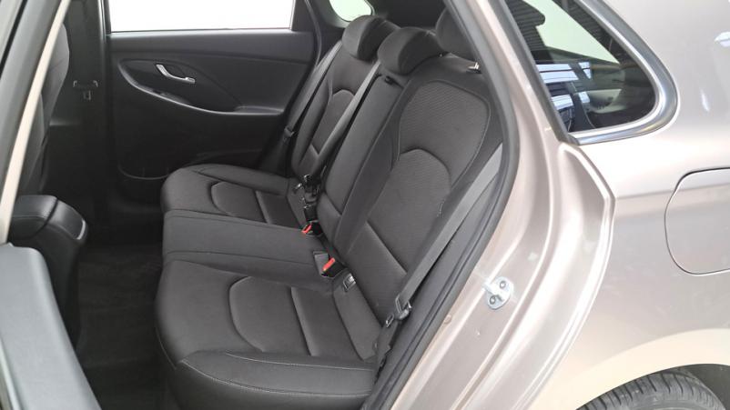 Vente en ligne Hyundai i30 5P 1.0 T-GDI 120ch Manuelle/6 Intuitive au prix de 15 030 €