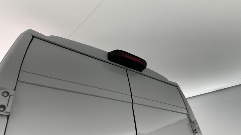 Vente en ligne Peugeot Boxer Fourgon Boxer II L2H2 3.5 2.2 BlueHDi 140ch au prix de 31 380 €