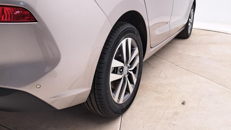 Vente en ligne Hyundai i30 5P 1.0 T-GDI 120ch Manuelle/6 Intuitive au prix de 15 030 €