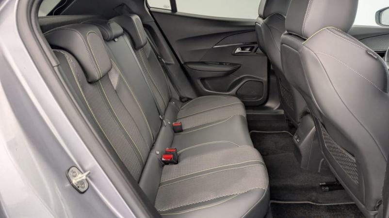 Vente en ligne Peugeot 2008 PureTech 130 S S EAT8 GT au prix de 21 910 €