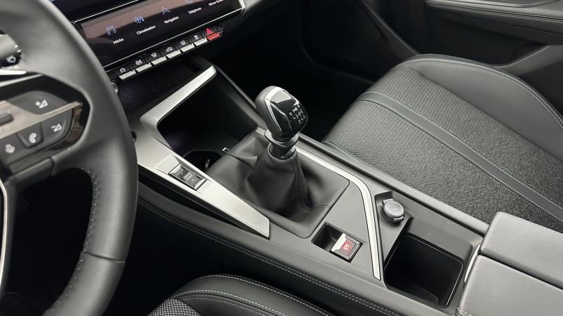Vente en ligne Peugeot 308 308 1.2 PureTech 130ch Allure au prix de 22 400 €
