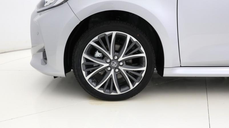Vente en ligne Toyota Yaris 5P 1.5 Hybrid 116ch Automatique/ Design au prix de 26 190 €