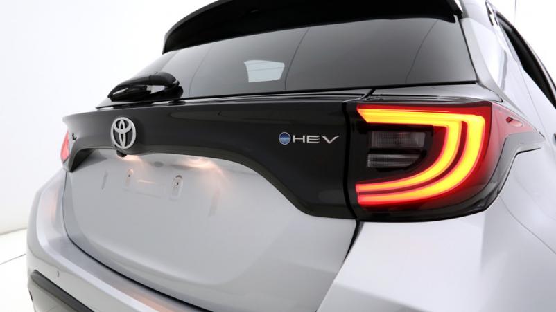 Vente en ligne Toyota Yaris 5P 1.5 Hybrid 116ch Automatique/ Design au prix de 26 190 €