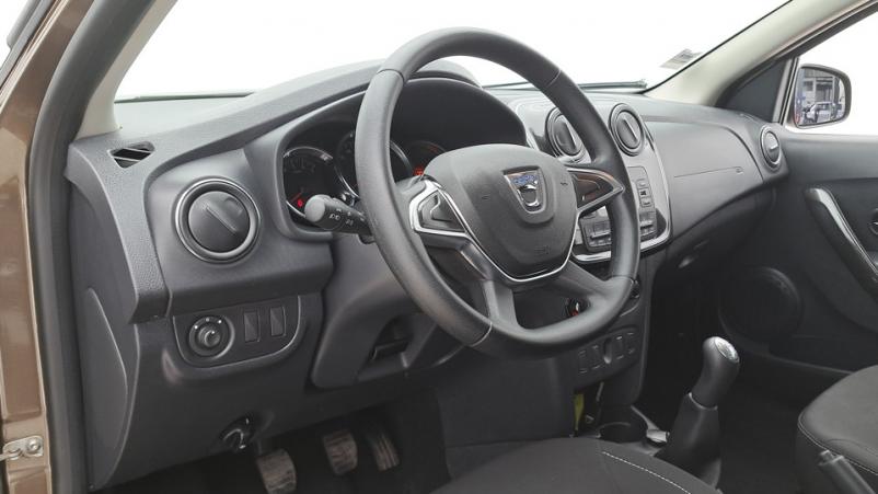 Vente en ligne Dacia Sandero 3  1.0 Sce 75ch Manuelle/5 Laureate au prix de 10 460 €