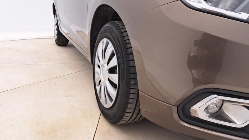 Vente en ligne Dacia Sandero 3  1.0 Sce 75ch Manuelle/5 Laureate au prix de 10 460 €