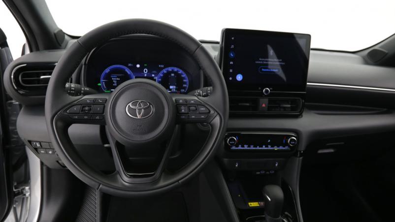 Vente en ligne Toyota Yaris 5P 1.5 Hybrid 116ch Automatique/ Design au prix de 26 190 €