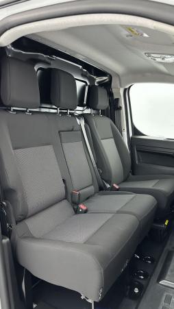 Vente en ligne Peugeot Expert Expert III M 2.0 BlueHDi 145ch EAT8 au prix de 31 380 €