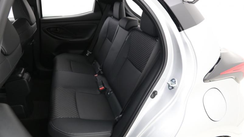 Vente en ligne Toyota Yaris 5P 1.5 Hybrid 116ch Automatique/ Design au prix de 26 190 €