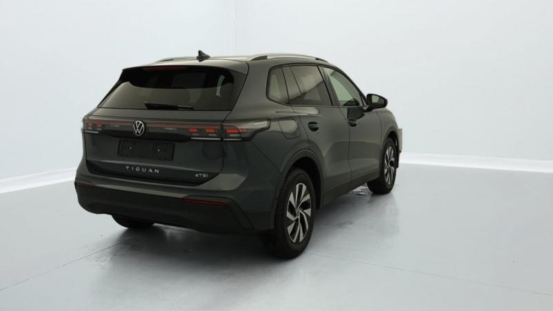 Vente en ligne Volkswagen Tiguan 1.5 eTSI 150CV DSG7 LIFE PLUS au prix de 39 630 €
