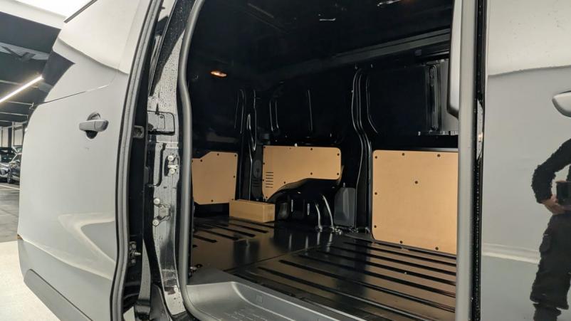 Vente en ligne Opel Vivaro TAILLE M BLUEHDI 145 S S EAT8 au prix de 28 810 €