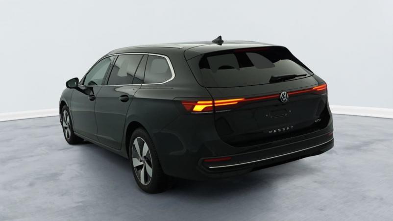 Vente en ligne Volkswagen Passat SW 1.5 ETSI OPF 150 DSG7 LIFE PLUS au prix de 34 680 €