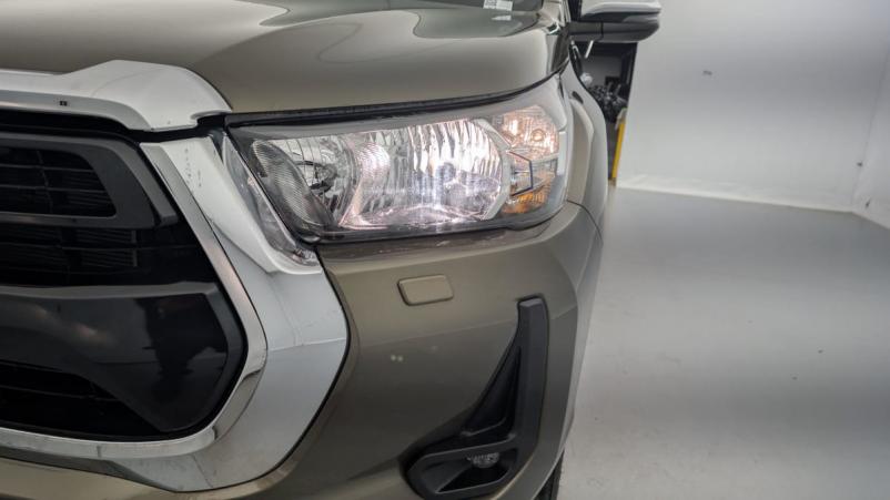 Vente en ligne Toyota Hilux HILUX X-TRA CAB 4WD 2.8L 204 D-4D BVA LEGENDE au prix de 49 820 €