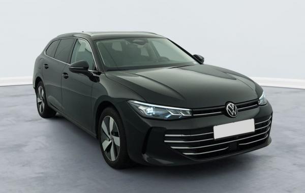 Volkswagen Passat SW 1.5 ETSI OPF 150 DSG7 LIFE PLUS occasion de 2024 en vente à Rennes