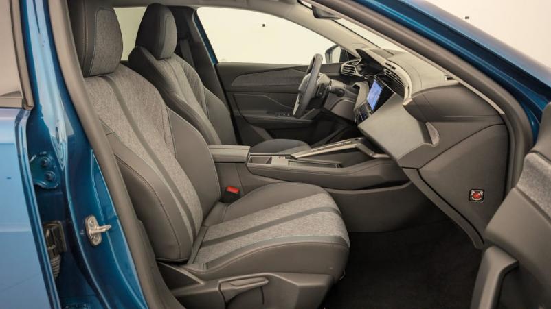 Vente en ligne Peugeot 408 Hybrid 136 e-DCS6 Allure au prix de 27 060 €