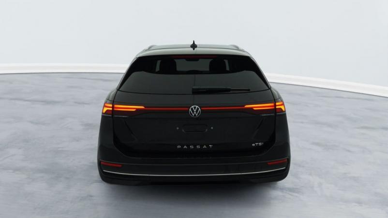 Vente en ligne Volkswagen Passat SW 1.5 ETSI OPF 150 DSG7 LIFE PLUS au prix de 34 680 €