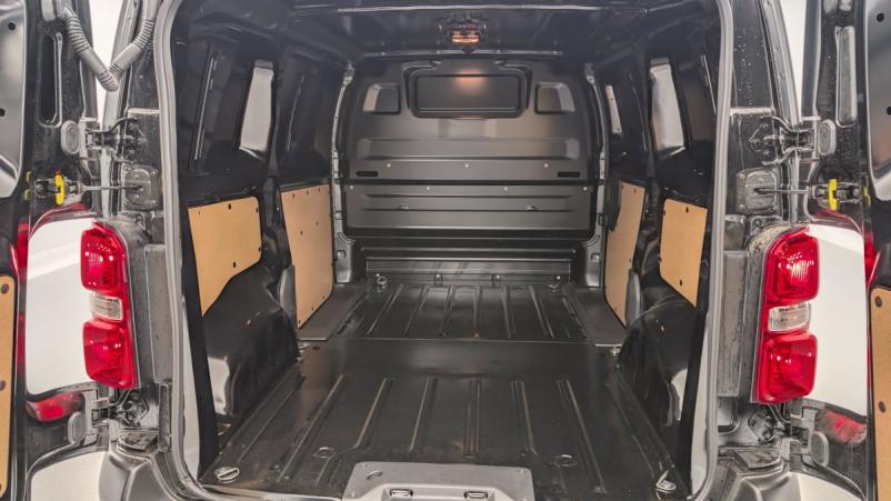 Vente en ligne Opel Vivaro TAILLE M BLUEHDI 145 S S EAT8 au prix de 28 810 €