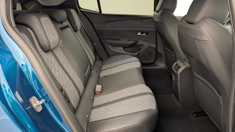 Vente en ligne Peugeot 408 Hybrid 136 e-DCS6 Allure au prix de 27 060 €