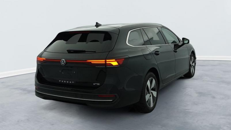 Vente en ligne Volkswagen Passat SW 1.5 ETSI OPF 150 DSG7 LIFE PLUS au prix de 34 680 €