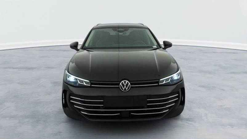 Vente en ligne Volkswagen Passat SW 1.5 ETSI OPF 150 DSG7 LIFE PLUS au prix de 34 680 €