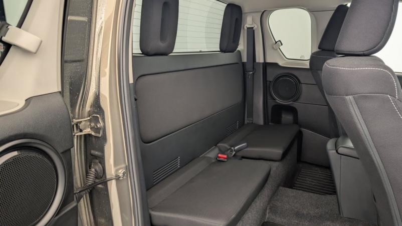 Vente en ligne Toyota Hilux HILUX X-TRA CAB 4WD 2.8L 204 D-4D BVA LEGENDE au prix de 49 820 €