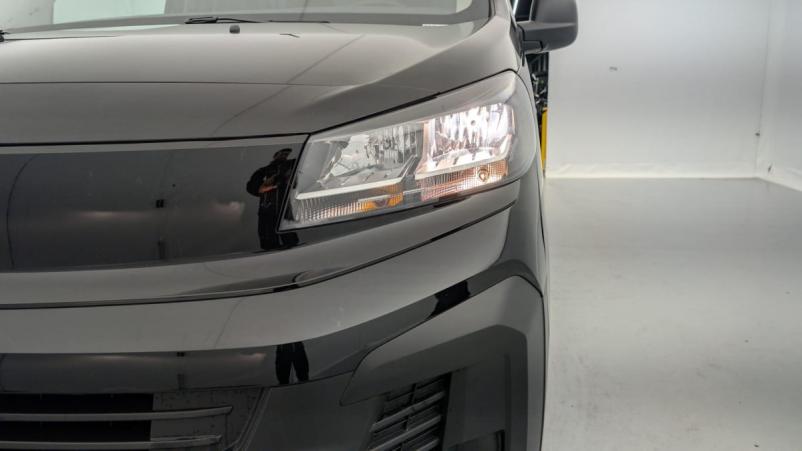 Vente en ligne Opel Vivaro TAILLE M BLUEHDI 145 S S EAT8 au prix de 28 810 €