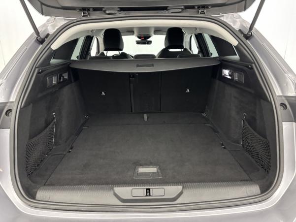 Vente en ligne Peugeot 308 SW 1.5 BlueHDi 130ch Allure EAT8 au prix de 21 790 €