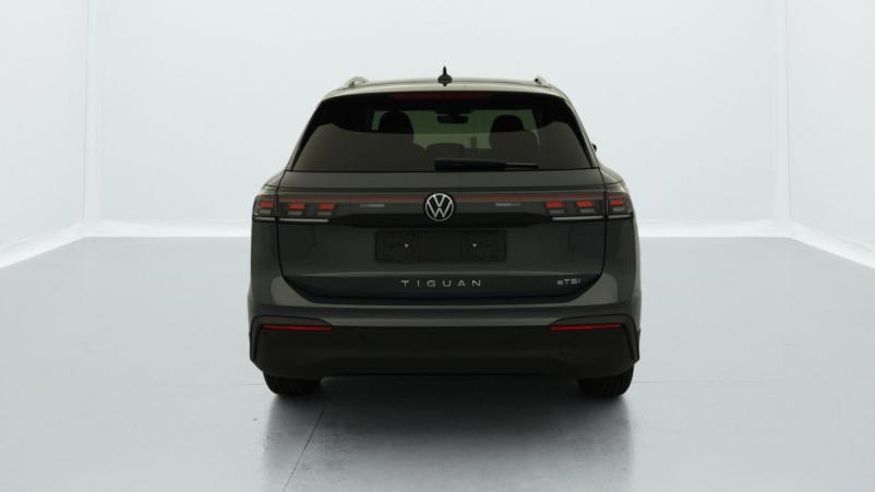 Vente en ligne Volkswagen Tiguan 1.5 eTSI 150CV DSG7 LIFE PLUS au prix de 39 630 €