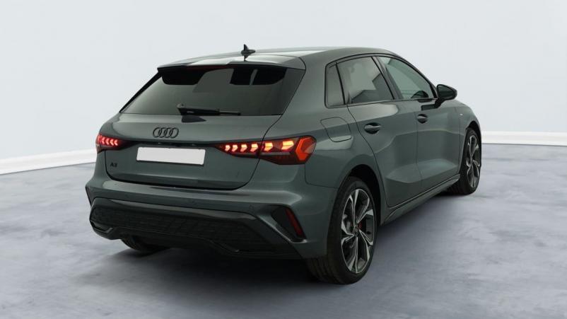 Vente en ligne Audi A3 45 TFSI E HYBRIDE RECHARGEABLE 272 S TRONIC 6 S LINE au prix de 45 810 €
