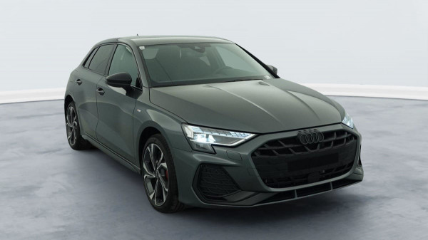 Vente en ligne Audi A3 45 TFSI E HYBRIDE RECHARGEABLE 272 S TRONIC 6 S LINE de 2025 au prix de 45 810€