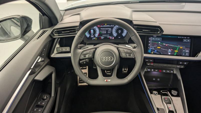 Vente en ligne Audi A3 45 TFSI E HYBRIDE RECHARGEABLE 272 S TRONIC 6 S LINE au prix de 45 810 €