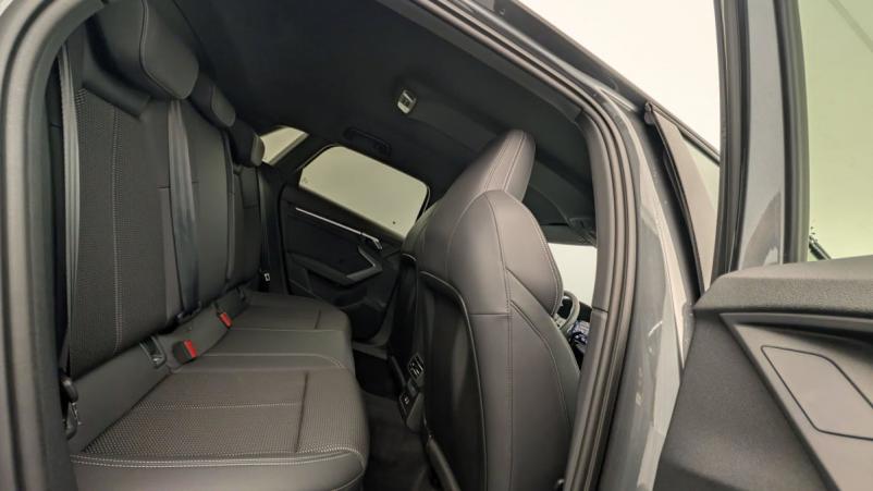 Vente en ligne Audi A3 45 TFSI E HYBRIDE RECHARGEABLE 272 S TRONIC 6 S LINE au prix de 45 810 €