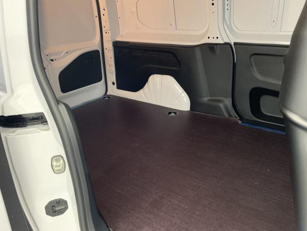 Vente en ligne Peugeot Partner Fourgon XL 950 KG BLUEHDI 130 S S EAT8 au prix de 26 290 €