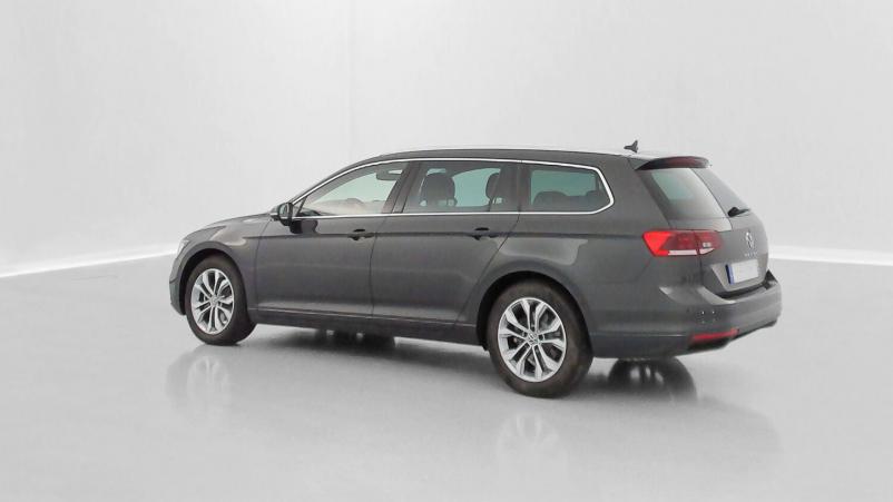 Vente en ligne Volkswagen Passat SW Passat sw VIII 1.5 TSI ACT 150ch Life Plus DSG7 au prix de 33 000 €