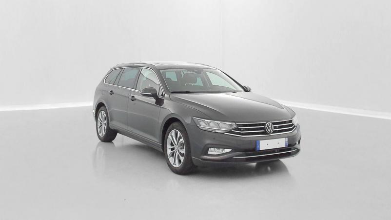 Vente en ligne Volkswagen Passat SW Passat sw VIII 1.5 TSI ACT 150ch Life Plus DSG7 au prix de 33 000 €