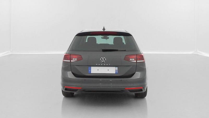 Vente en ligne Volkswagen Passat SW Passat sw VIII 1.5 TSI ACT 150ch Life Plus DSG7 au prix de 33 000 €