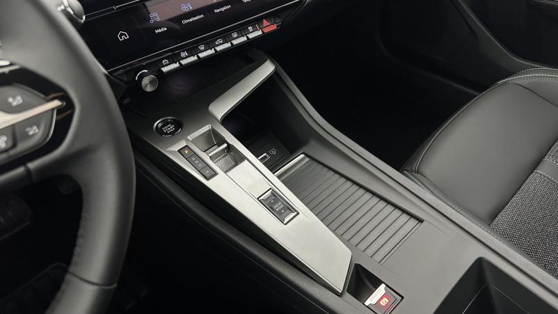 Vente en ligne Peugeot 308 308 1.2 Hybrid 145ch Allure e-DCS6 au prix de 29 000 €