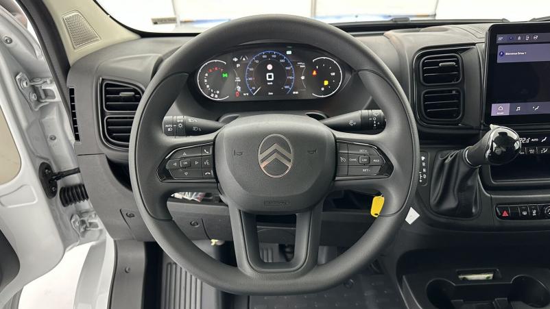 Vente en ligne Citroën Jumper Fourgon Jumper L2H2 35 2.2 BlueHDi 140ch BVA8 au prix de 34 500 €